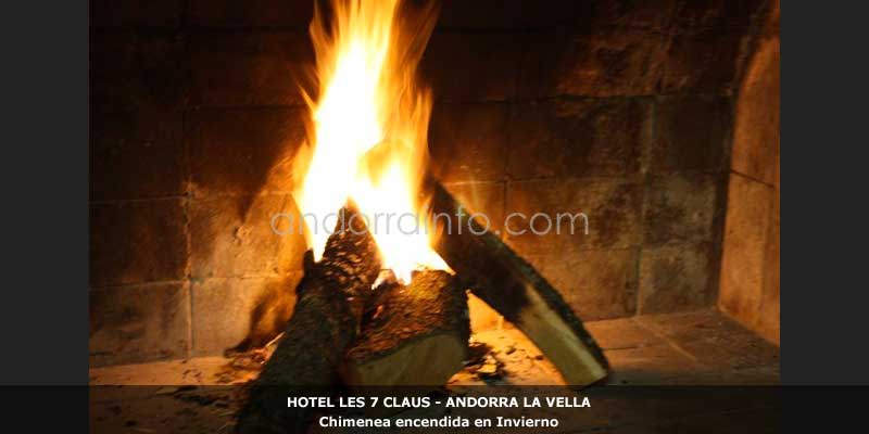 chimenea-hotel-les-7-claus.jpg