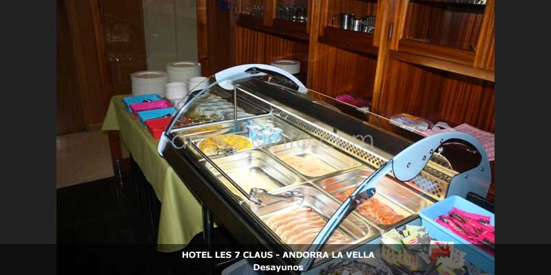 desayunos2-hotel-les-7-claus.jpg