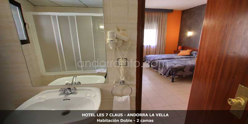 habitacion-doble-naranja1-hotel-les-7-claus.jpg