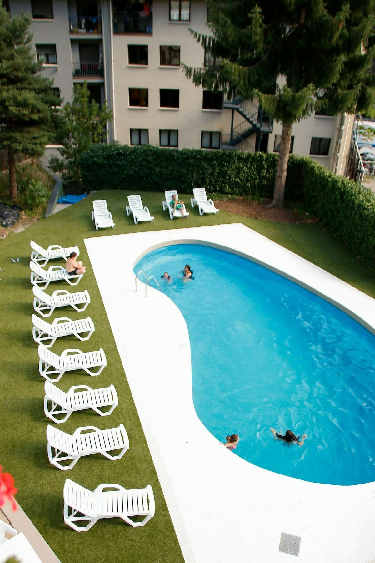 hotel-artic-andorra-la-vella-piscina-exterior-5.jpeg