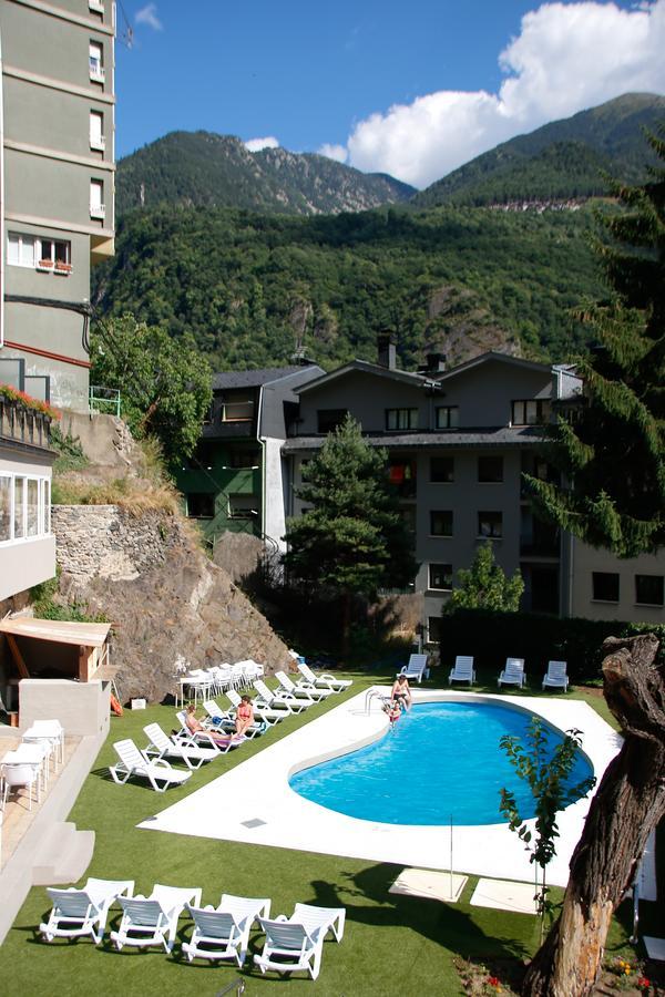 hotel-artic-andorra-la-vella-piscina-exterior-6.jpeg