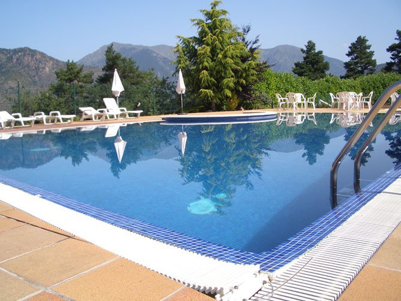 hotel-coma-bella-andorra-piscina-1.jpg