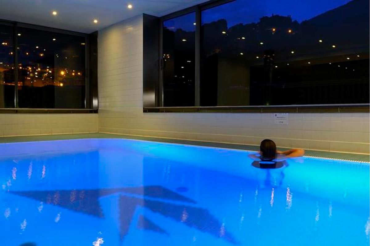 hotel-fenix-andorra-piscina.jpg