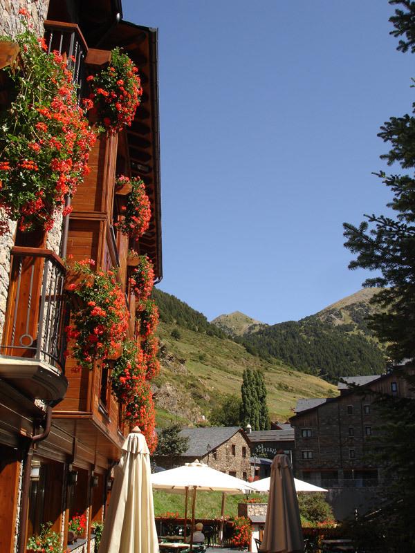 hotel-soldeu-maistre-verano-3.jpg