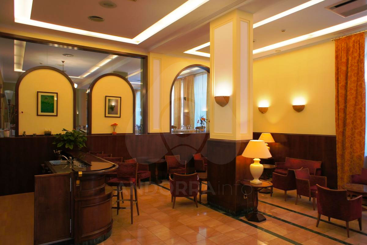 hotel-spa-carlemany-lobby-2.jpg