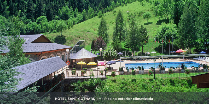 piscina-hotel-sant-gothard.jpg